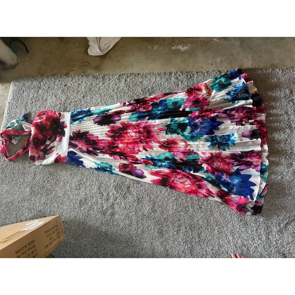Womens 2 Eliza J floral dress